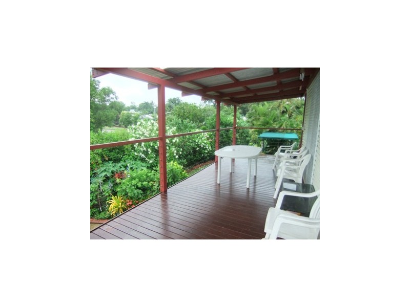 1 Maddock, Malak NT 0812