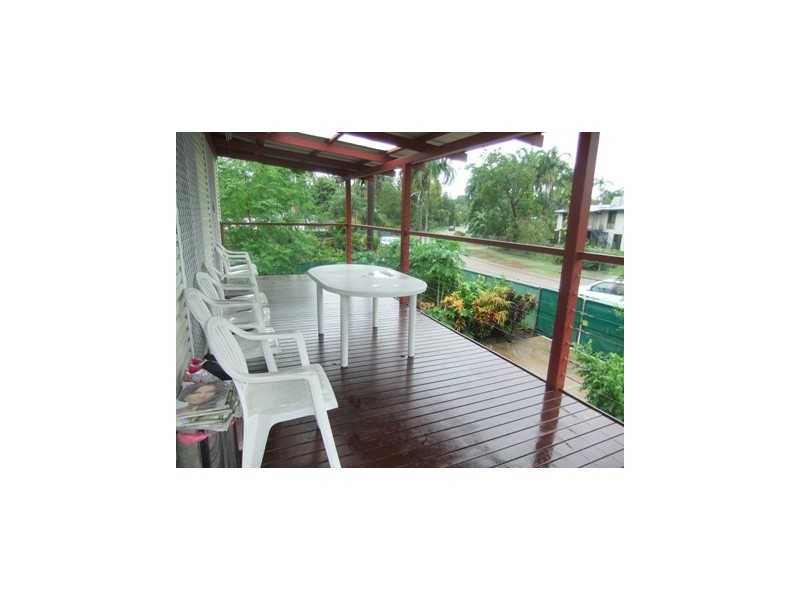 1 Maddock, Malak NT 0812