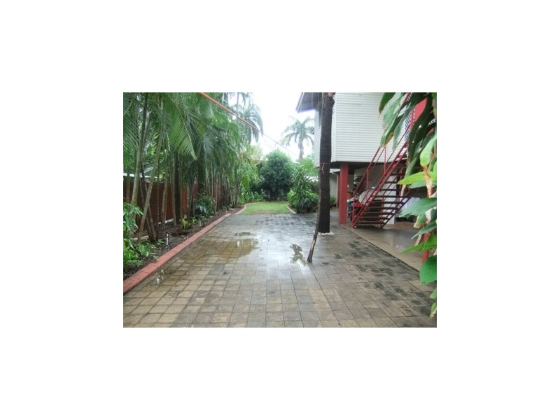 1 Maddock, Malak NT 0812