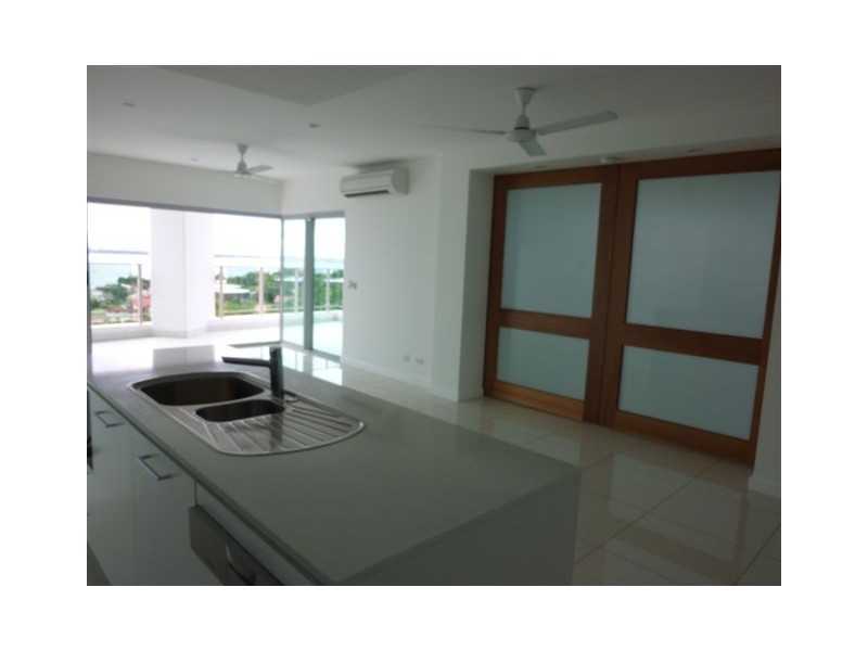 7009/27 Woods Street, Darwin NT 0800