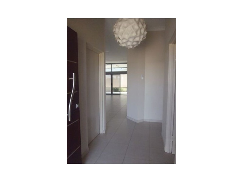 12 Dulinda, Lyons NT 0810