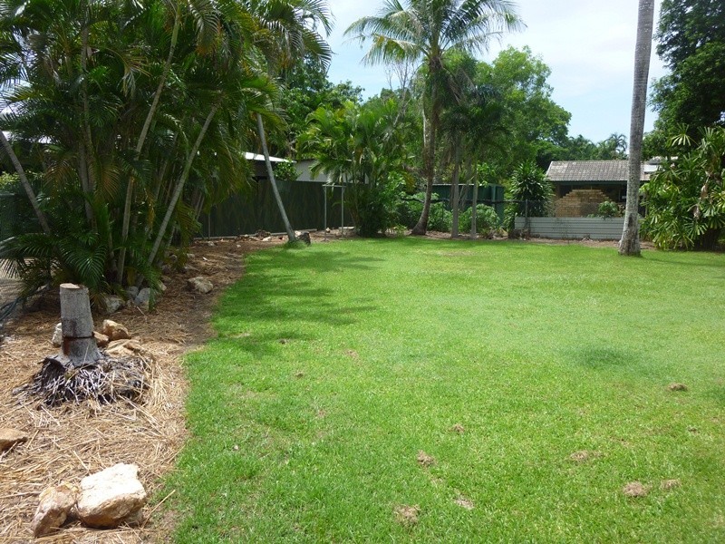 8 Dongara Cres, Karama NT 0812