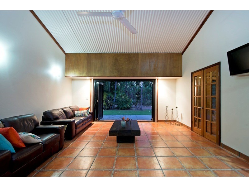 135 Cornelius Cct, Howard Springs NT 0835