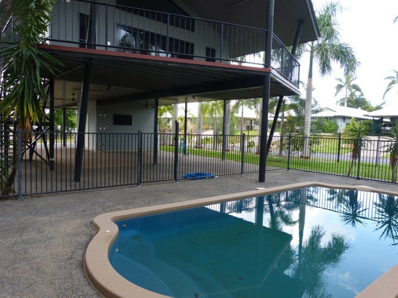 1 Wood Cres, Rosebery NT 0832