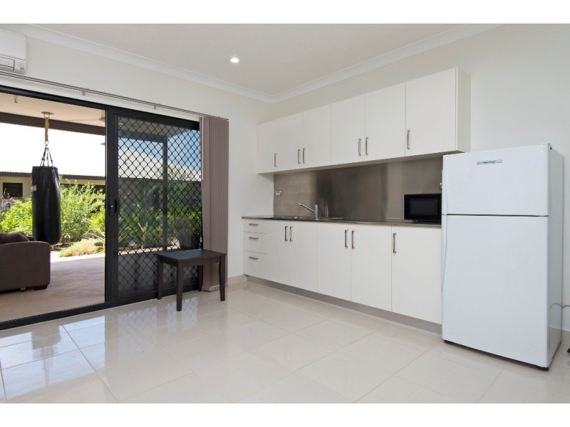 8 Ivinson St, Muirhead NT 0810