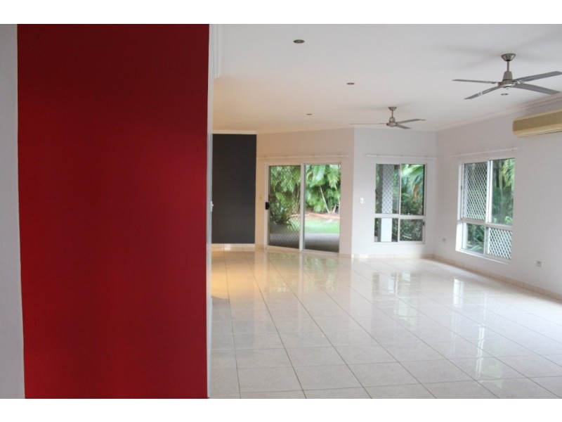 10 Yirra Crescent, Rosebery NT 0832