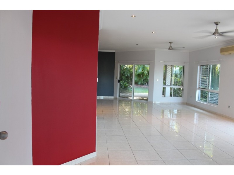 10 Yirra Crescent, Rosebery NT 0832