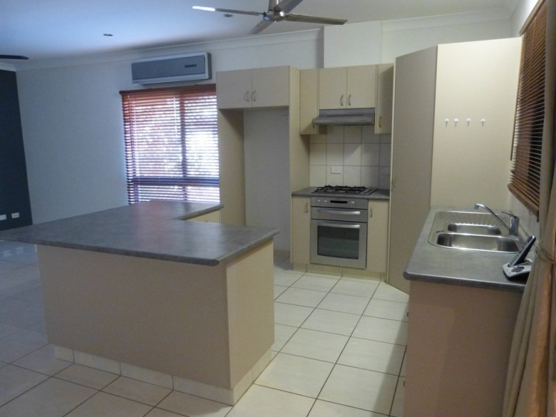 8 Davis Crt, Rosebery NT 0832