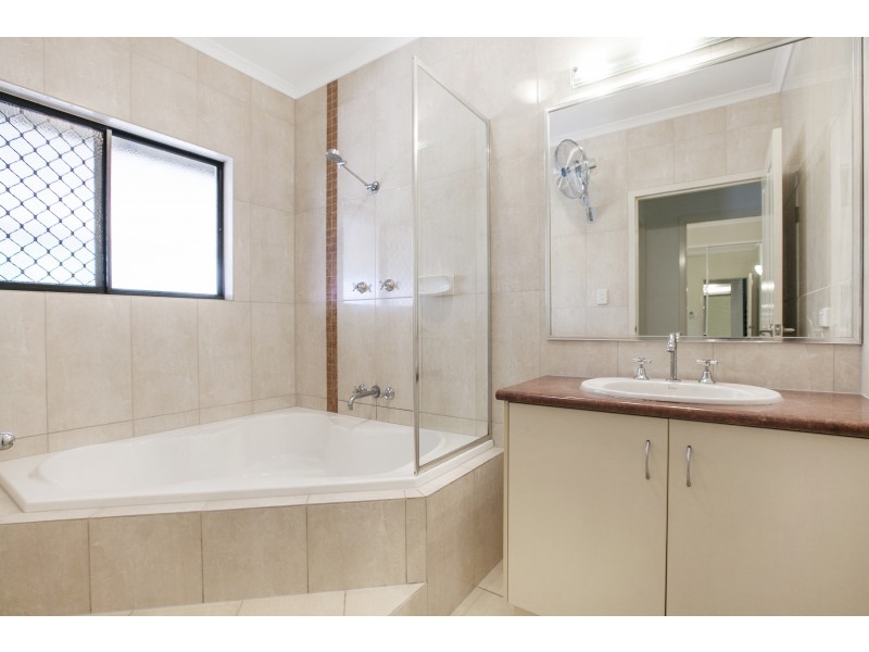 11 Wood Crescent, Rosebery NT 0832