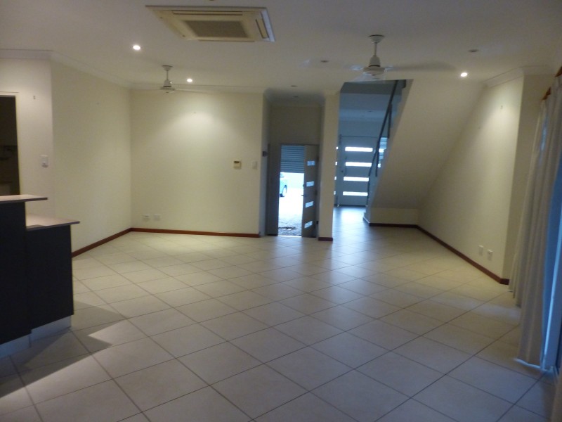 9/11 Villaflor Cre, Woolner NT 0820