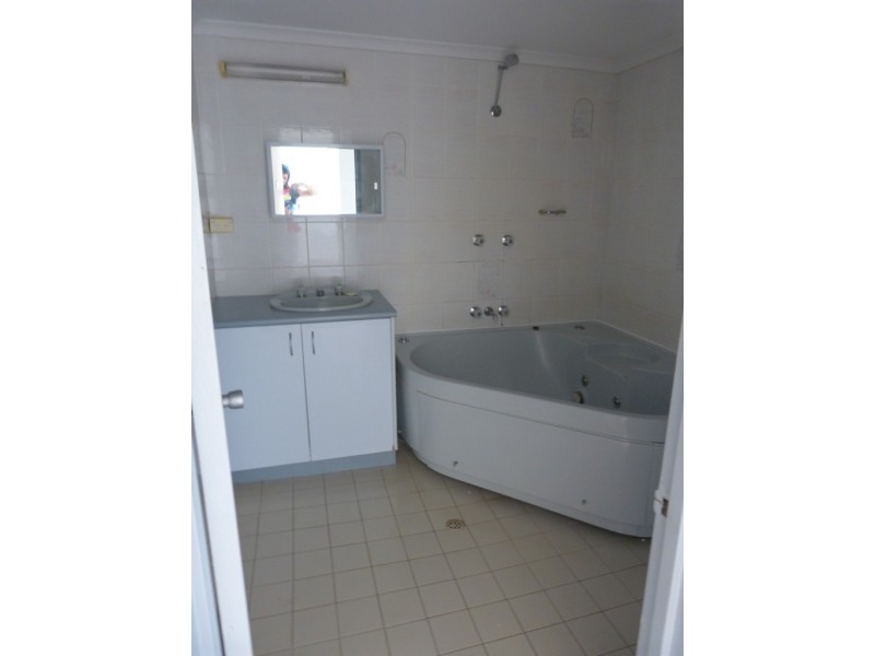 2/12 Houston st, Larrakeyah NT 0820