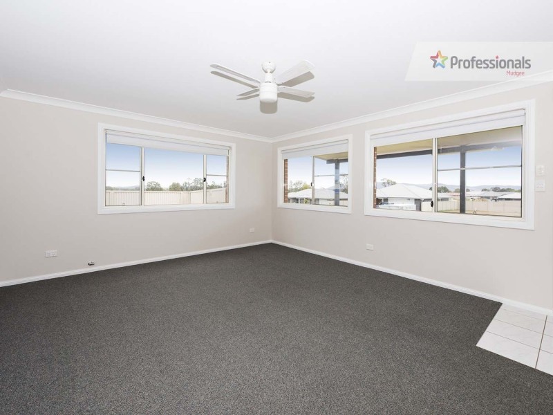 9 Charles Lester Place, Mudgee NSW 2850