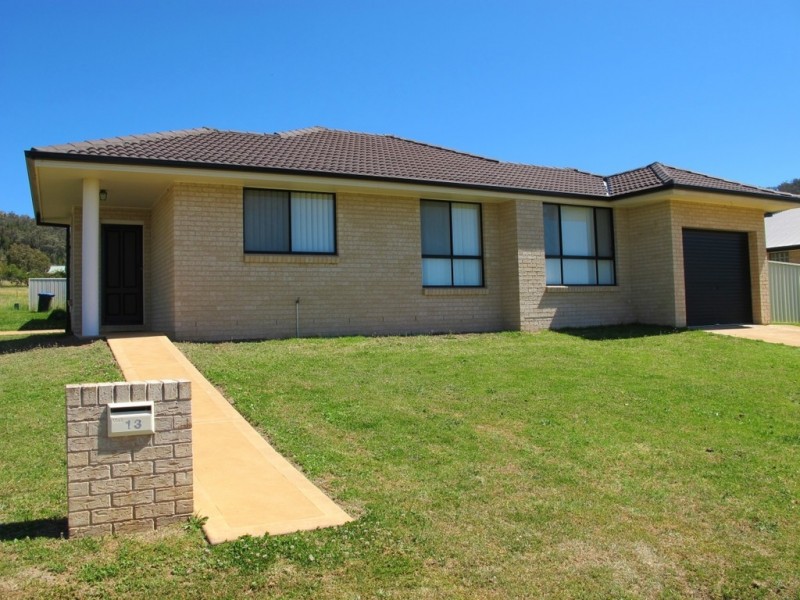 13 Menah Avenue, Mudgee NSW 2850