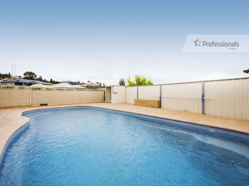 21 Hardy Crescent, Mudgee NSW 2850
