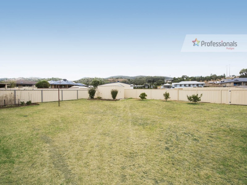 21 Hardy Crescent, Mudgee NSW 2850