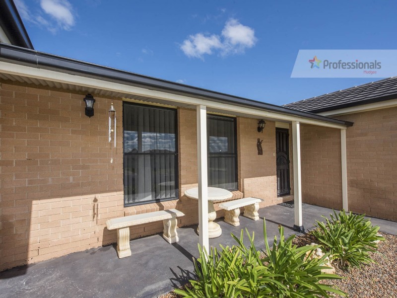 40 White Circle, Mudgee NSW 2850