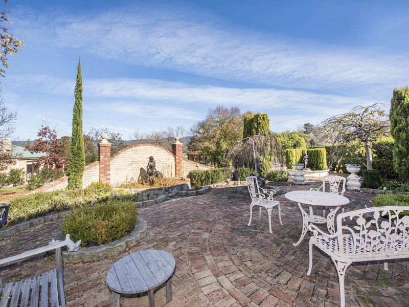 5 Robert Hoddle Grove, Mudgee NSW 2850