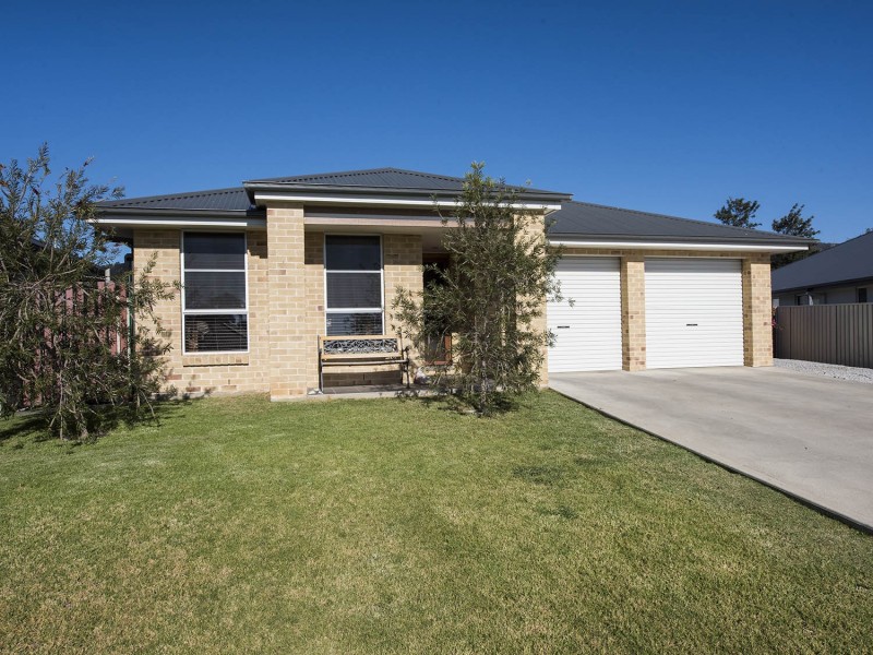 8 Hennessy Place, Mudgee NSW 2850