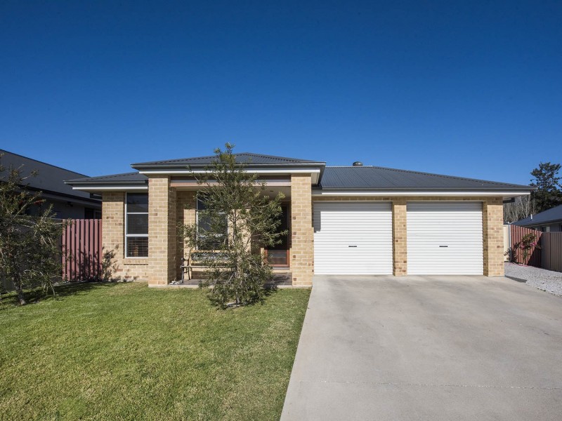8 Hennessy Place, Mudgee NSW 2850