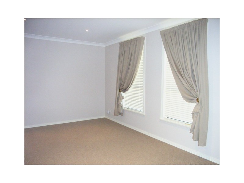 16 Menah Avenue, Mudgee NSW 2850