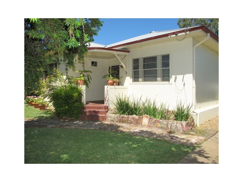 18 Cox Street, Mudgee NSW 2850