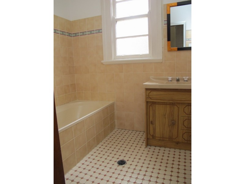 18 Cox Street, Mudgee NSW 2850