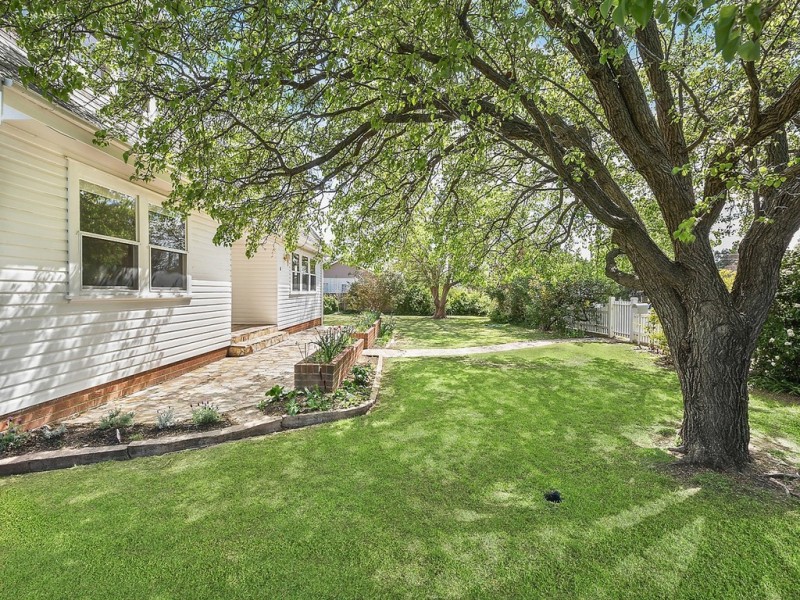 8 Burrundulla Avenue, Mudgee NSW 2850