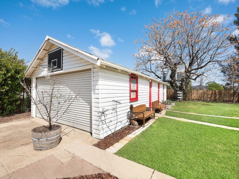 8 Burrundulla Avenue, Mudgee NSW 2850