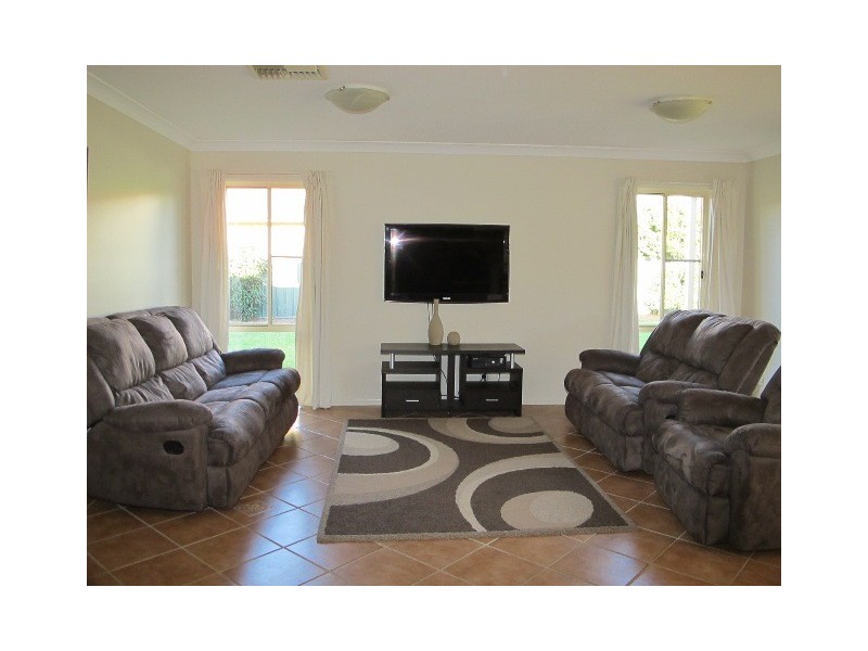 15 Woodside Close, Mudgee NSW 2850