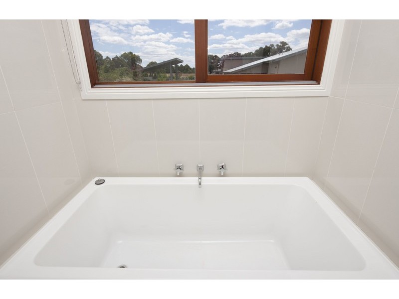 28 Robert Hoddle Grove, Mudgee NSW 2850