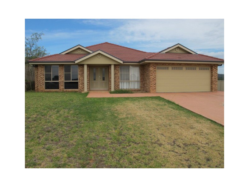 4 Glenayr Close, Mudgee NSW 2850