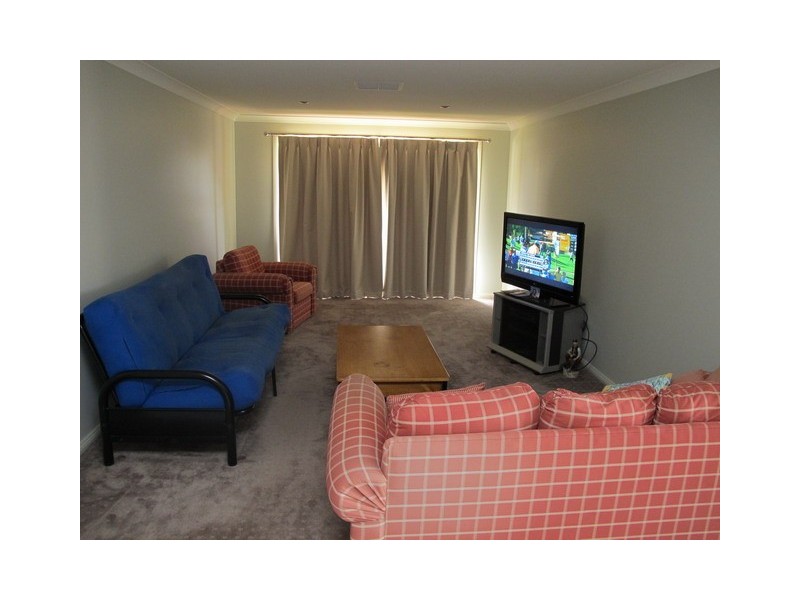 4 Glenayr Close, Mudgee NSW 2850