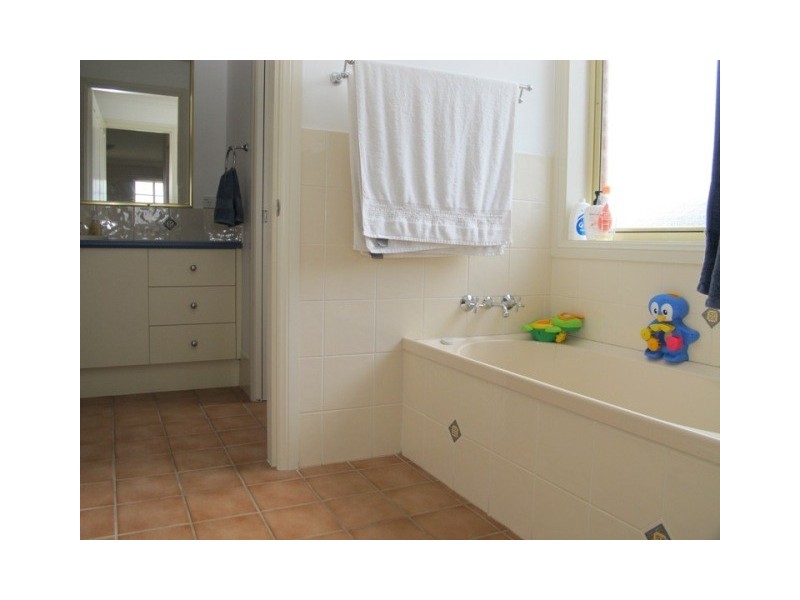 15 Woodside Close, Mudgee NSW 2850