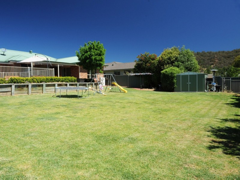 37 Macquarie Drive, Mudgee NSW 2850