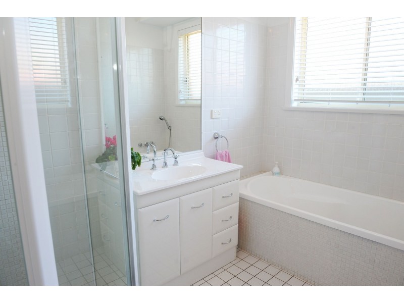 37 Macquarie Drive, Mudgee NSW 2850