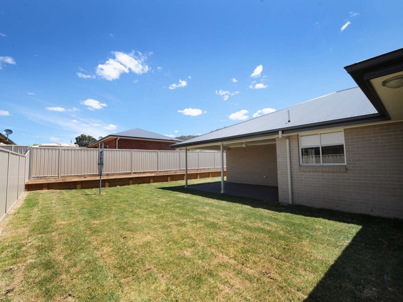 8 Dunphy Crescent, Mudgee NSW 2850