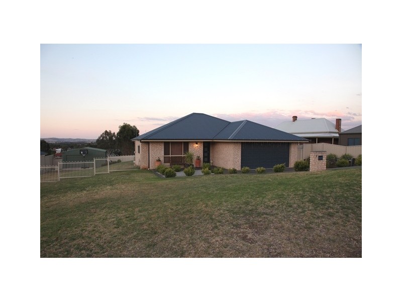 4 Richards Street, Mudgee NSW 2850