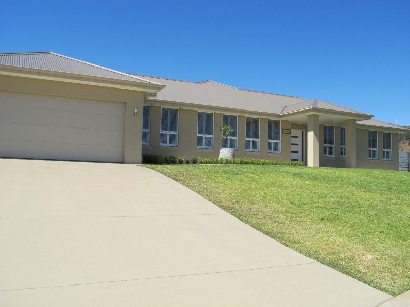 8 Glenayr Close, Mudgee NSW 2850