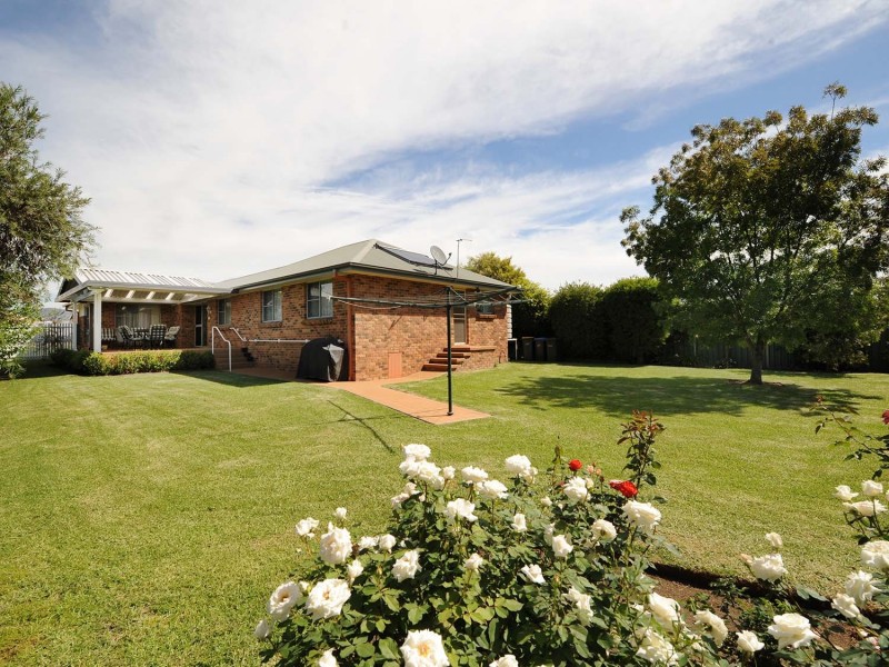 22 Woodside Close, Mudgee NSW 2850