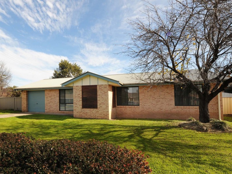 2 Cedar Avenue, Mudgee NSW 2850