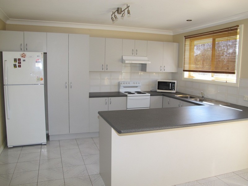 2/18 Abernethy Close, Mudgee NSW 2850
