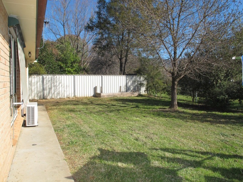 2/18 Abernethy Close, Mudgee NSW 2850