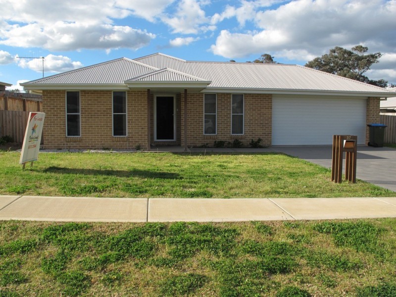 37 Lions Drive, Mudgee NSW 2850