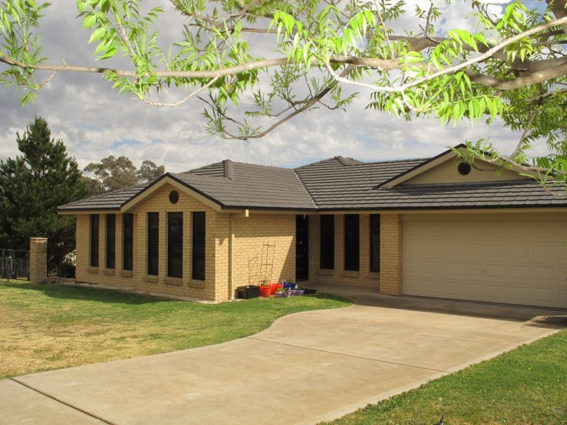 33 Macquarie Drive, Mudgee NSW 2850