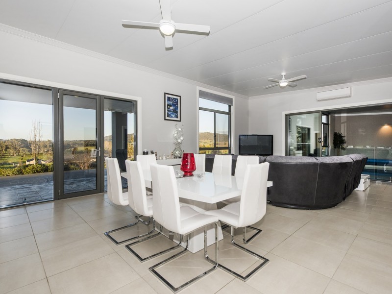 32 Robert Hoddle Grove, Mudgee NSW 2850