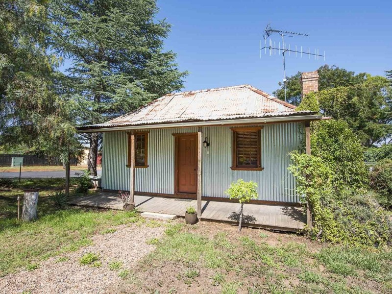 100 Medley Street, Gulgong NSW 2852