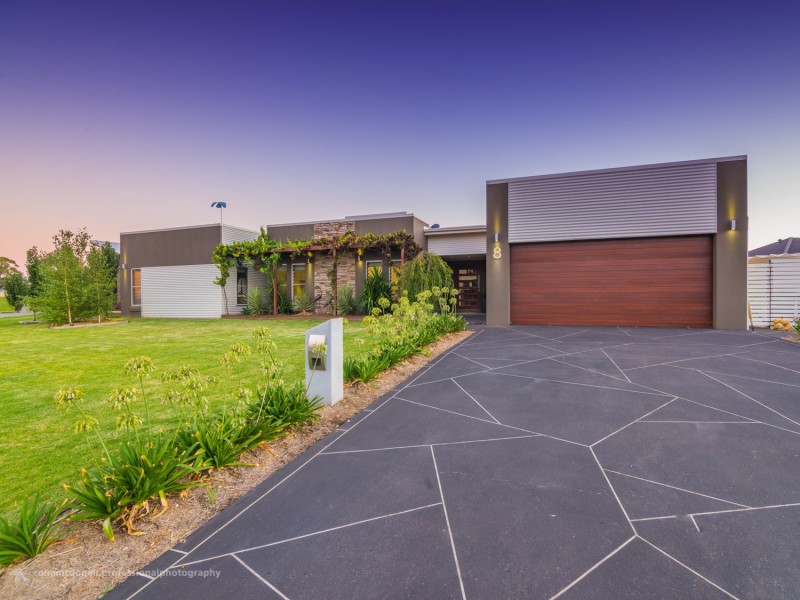 8 Inverness Avenue, Mudgee NSW 2850