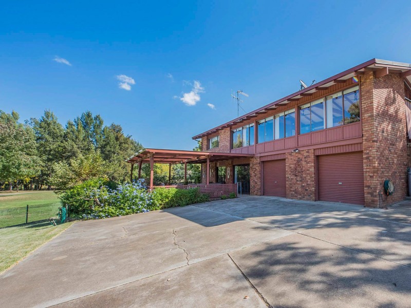 11 Redbank Road, Mudgee NSW 2850