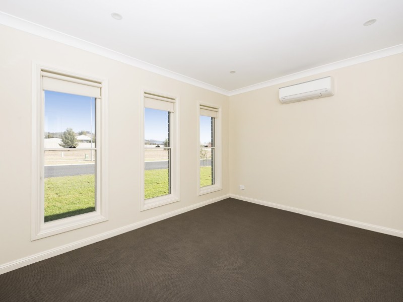 8 Charles Lester Place, Mudgee NSW 2850