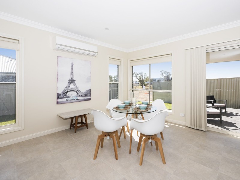 8 Charles Lester Place, Mudgee NSW 2850